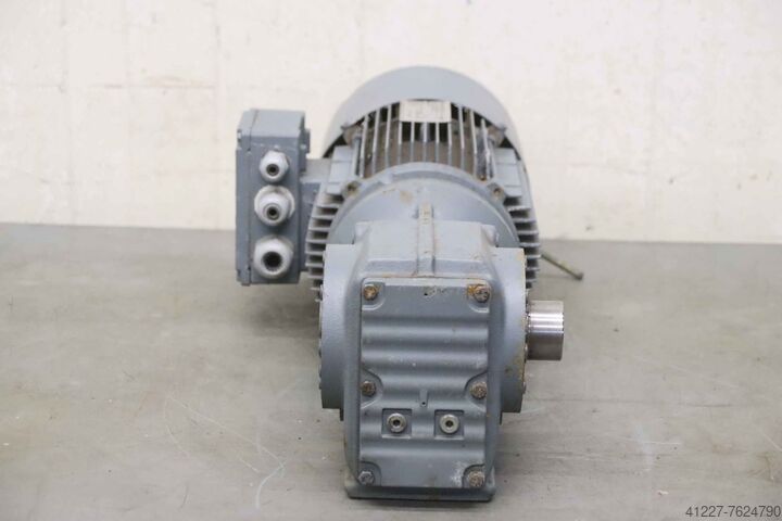 Geared motor 3 kW 133 rpm SEW-Eurodrive KH47 DT100L4BMG/HR/TF