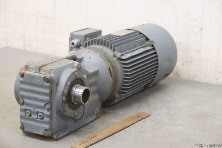 Geared motor 3 kW 133 rpm SEW-Eurodrive KH47 DT100L4BMG/HR/TF