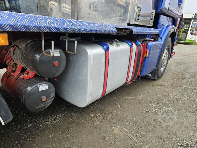 Standard tractor unit SCANIA R620LB6X4HHA V8 Manuell PTO Blatt/Luft