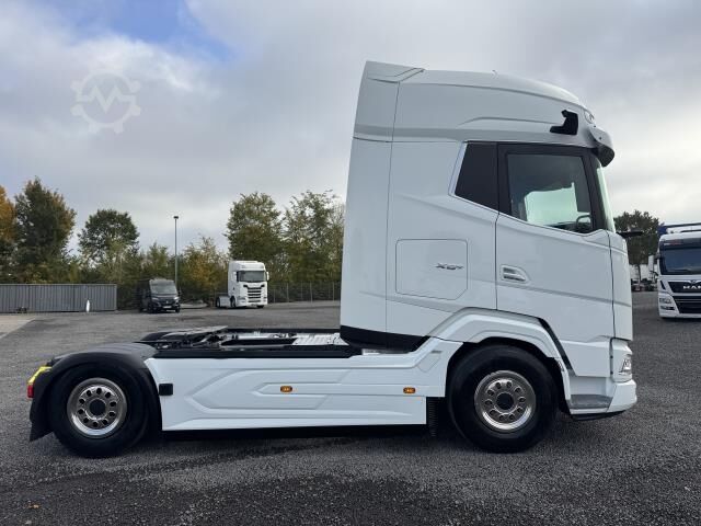 Standard tractor unit DAF XG+ 530 FT 4x2 VExec Standklima Intarder Leder