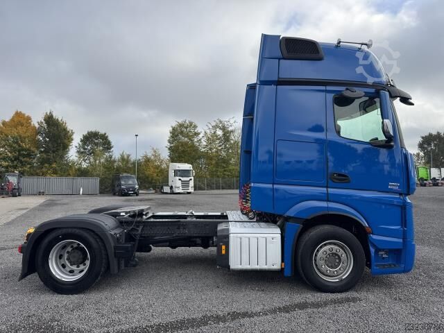 Standard tractor unit Mercedes-Benz 1851 LS Actros Gigaspace Retarder Standklima PTO