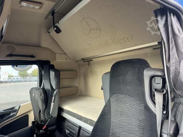 Standard tractor unit Mercedes-Benz 1851 LS Actros Gigaspace Retarder Standklima PTO