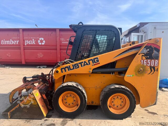 Compact wheel loader Mustang Mustang