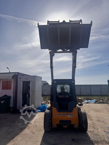 Compact wheel loader Mustang Mustang