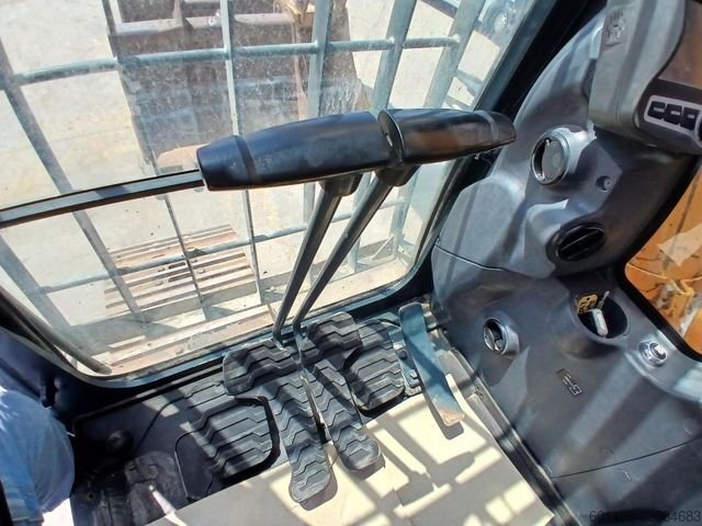 Kettenbagger HYUNDAI R 300 NLC-9A