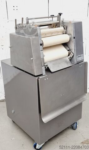 Croissant shaping machine Universum HWM 30/3