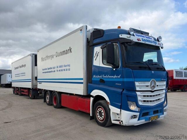 Refrigerated/frozen transport Mercedes-Benz Actros 2553 6x2 - Thermoking frigo - Loadlift +...
