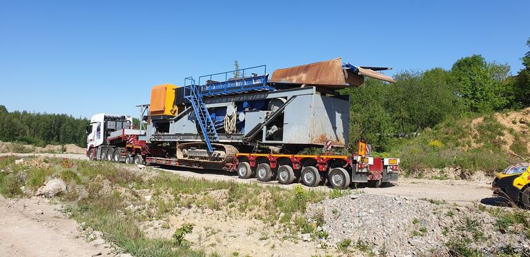 Mobile crushing and screening plant Vidts machinery 