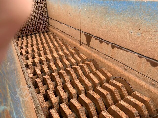 Mobile crushing and screening plant Vidts machinery 