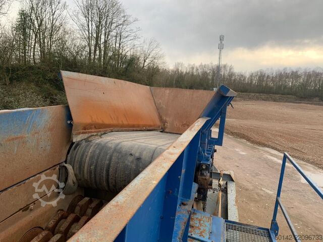 Mobile crushing and screening plant Vidts machinery 