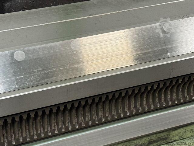 Centre lathe POREBA - TCC160 Poreba TCC160