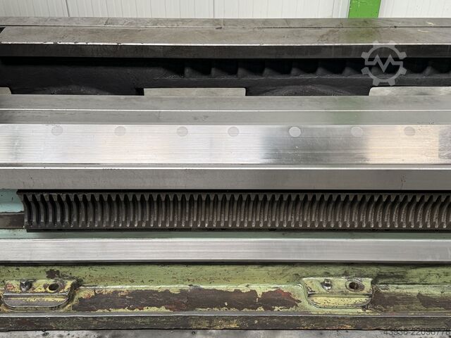 Centre lathe POREBA - TCC160 Poreba TCC160