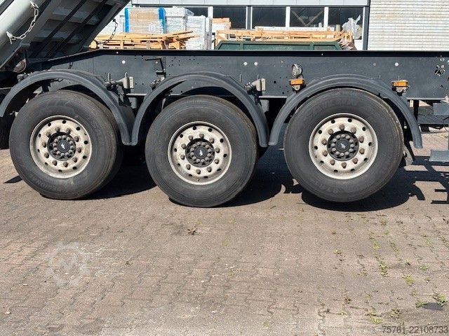 Kipper Auflieger SCHMITZ CARGOBULL SKI24SL 8,2 48 cbm Getreidekipper