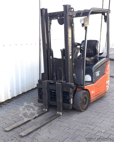 Forklift ID No.: 13108 Toyota 7FBEST 15