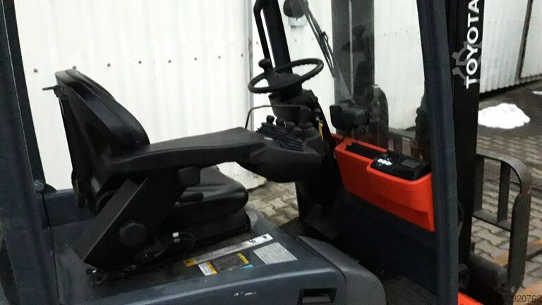 Forklift ID No.: 14587 Toyota 7FBEST 15