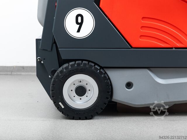Hako Jonas 1200 D Sweeper Hako Jonas 1200 D Diesel - 735mth - 13200m²/h