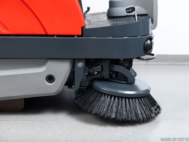 Hako Jonas 1200 D Sweeper Hako Jonas 1200 D Diesel - 735mth - 13200m²/h