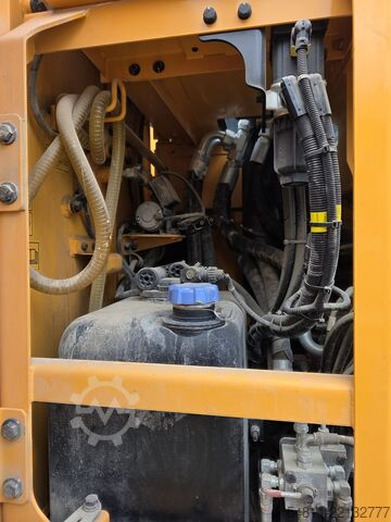 Crawler excavator Hyundai HX235 ALCR