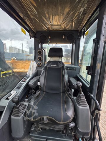 Crawler excavator Hyundai HX235 ALCR
