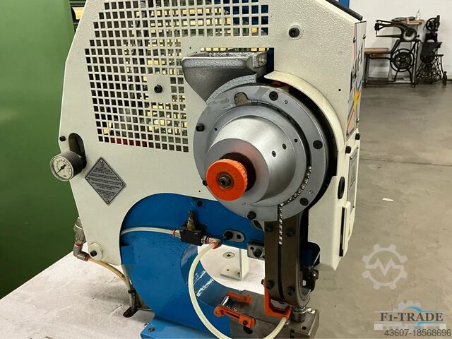Pneumatische Ösenmaschine / pneumatic Eyeletting machine Falzoni F401.9.S21