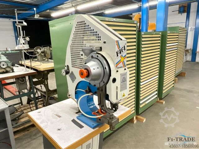 Pneumatische Ösenmaschine / pneumatic Eyeletting machine Falzoni F401.9.S21