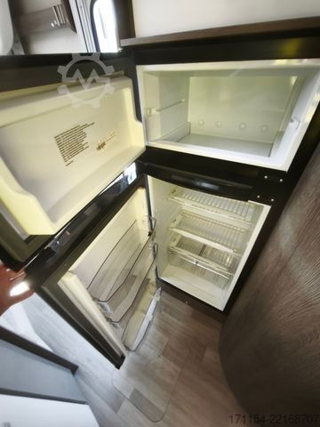 Integriertes Wohnmobil MOBILVETTA K-Silver I 59, Längsbetten, Solar, Klima, TV,
