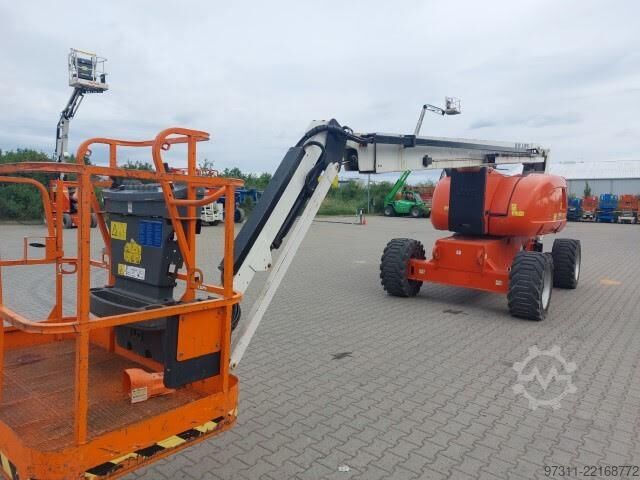 Gelenkteleskoparbeitsbühne JLG 800AJ