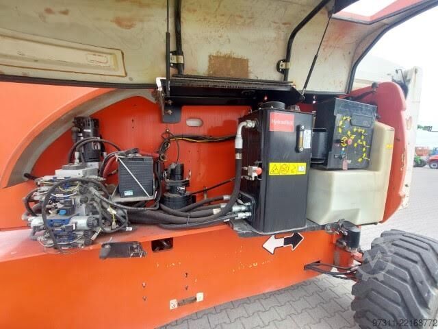 Gelenkteleskoparbeitsbühne JLG 800AJ