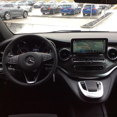 Minibus Mercedes-Benz EQV 300 lang (7 Sitzer) SpurW Sport Navi ACC LM