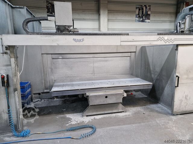 CNC machining center MAKA MM 7t