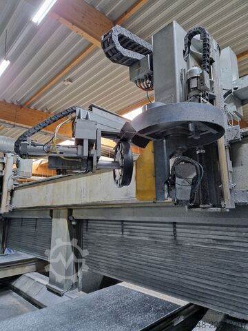 CNC machining center MAKA MM 7t