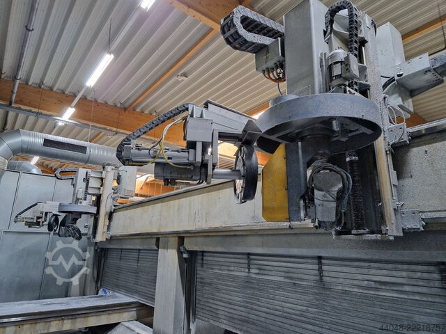 CNC machining center MAKA MM 7t