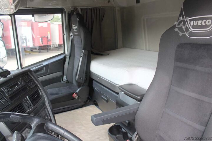 Standard tractor unit Iveco trattore stradale 3 assi ribassato