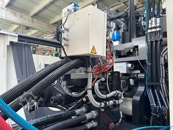 Spritzgießmaschine Engel Victory 330H/80V/160 combi Ecodrive