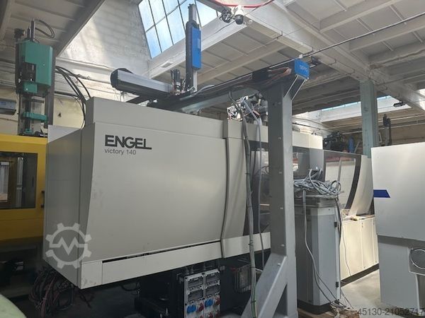 Spritzgießmaschine Engel Victory 330H/200V/140 combi Ecodrive