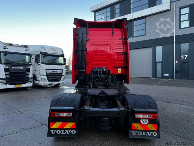 Standard-SZM Volvo FH 13.420 Globetrotter / Mega / 2x Tank