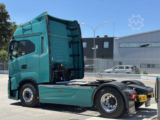 Standard tractor unit Iveco S WAY 530