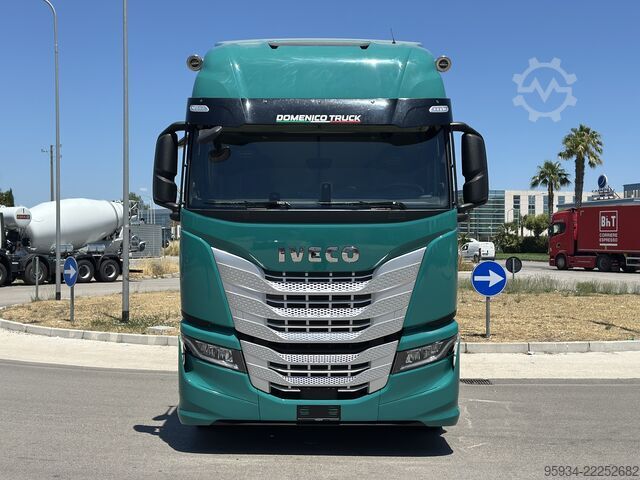 Standard tractor unit Iveco S WAY 530