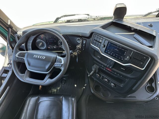 Standard tractor unit Iveco S WAY 530