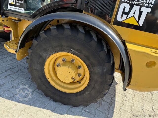 Loader Caterpillar 906M Radlader 55 kW 5600 kg