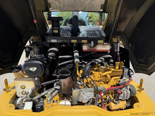 Loader Caterpillar 906M Radlader 55 kW 5600 kg