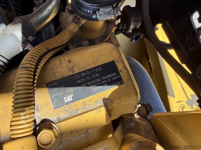 Loader Caterpillar 906M Radlader 55 kW 5600 kg