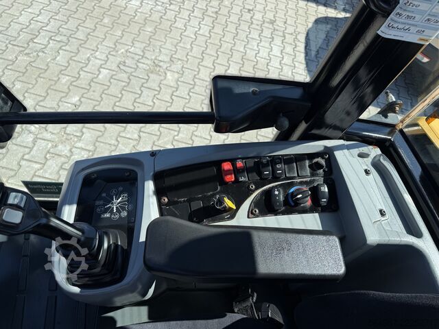 Loader Caterpillar 906M Radlader 55 kW 5600 kg