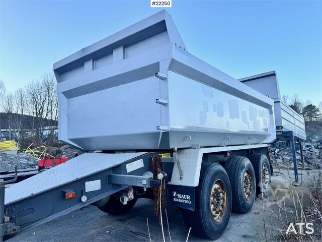 Maur Triple-Axle Trailer Maur Triple-Axle Trailer