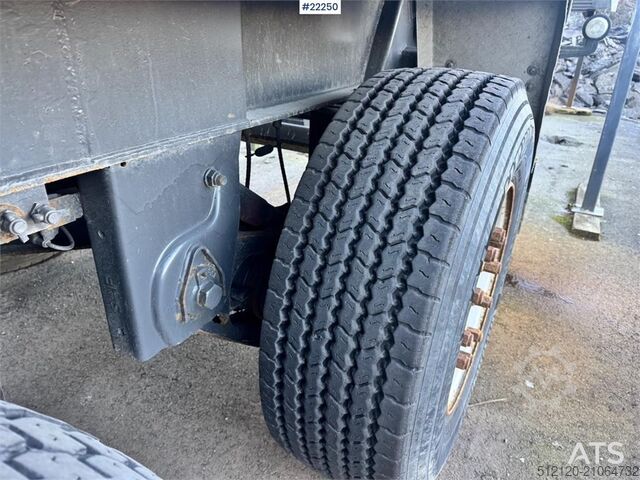 Maur Triple-Axle Trailer Maur Triple-Axle Trailer