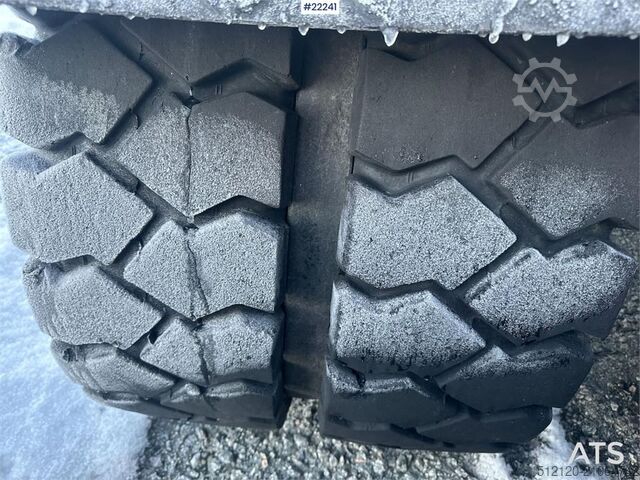 Radbagger CAT M314F wheeled excavator w/ two buckets, Gigant tra