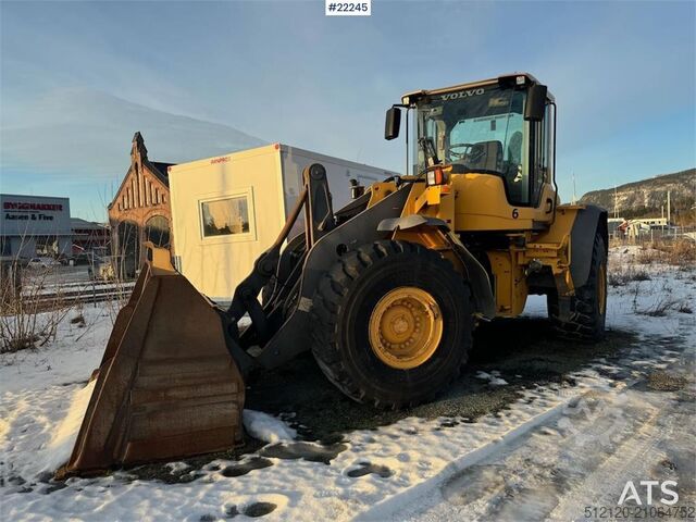 Radlader Volvo L110F wheel loader with bucket
