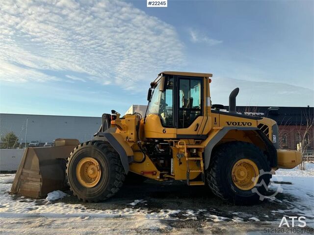 Radlader Volvo L110F wheel loader with bucket