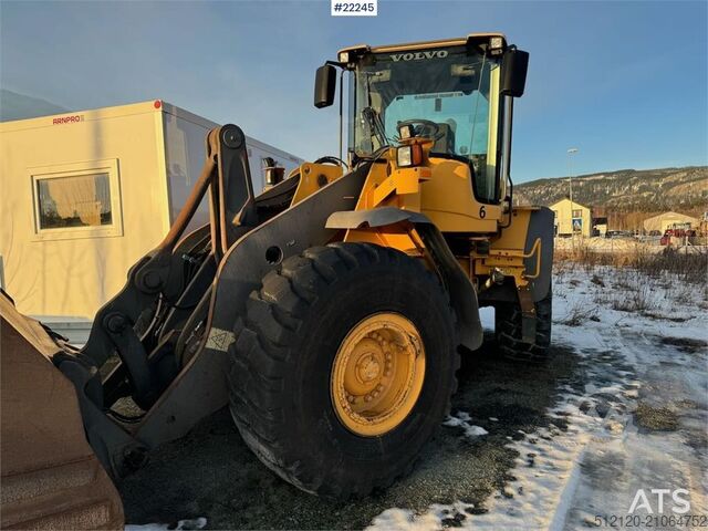 Radlader Volvo L110F wheel loader with bucket