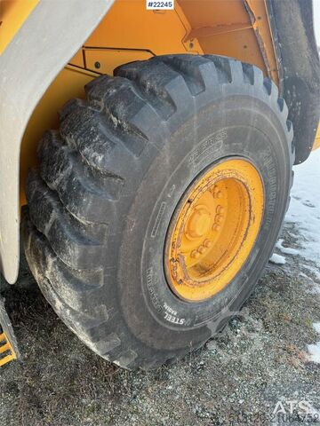 Radlader Volvo L110F wheel loader with bucket